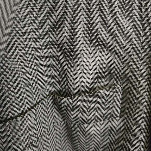 Lafayette 148 Herringbone Wool Slight Asymmetric Gray Blazer Size 4 - Picture 4 of 6